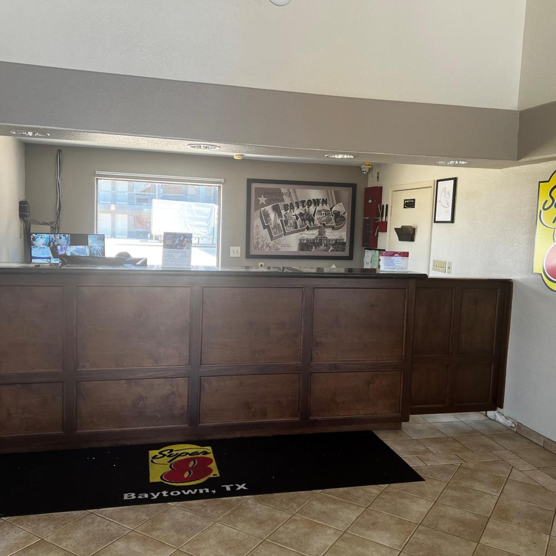 Hotel Baytown/I-10 3/56