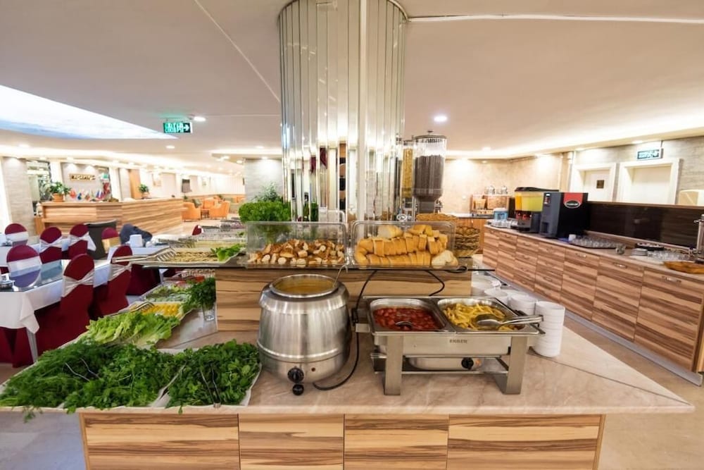 Dinar Hotel 37/43