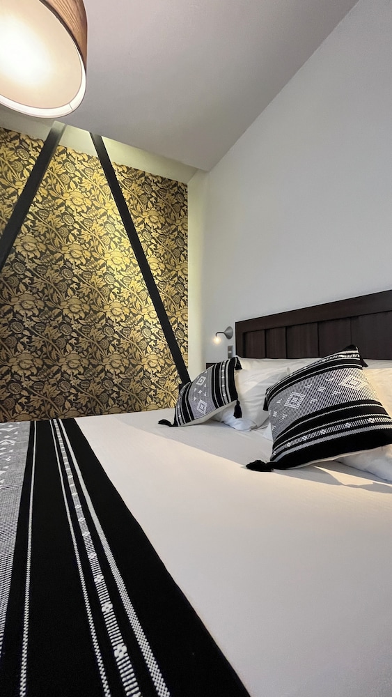 Su Merced Hotel Boutique 84/89
