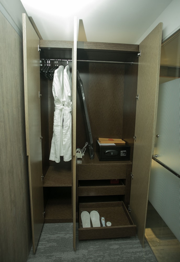 Hotel Omni Residency 51/51