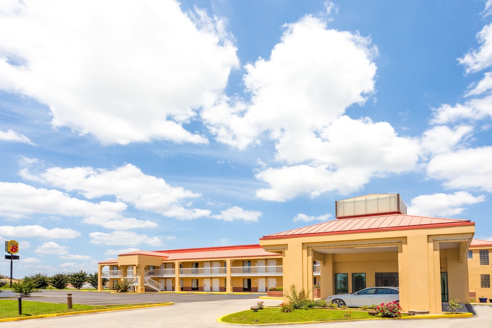 Super 8 By Wyndham Madison/Ridgeland Area 4/58
