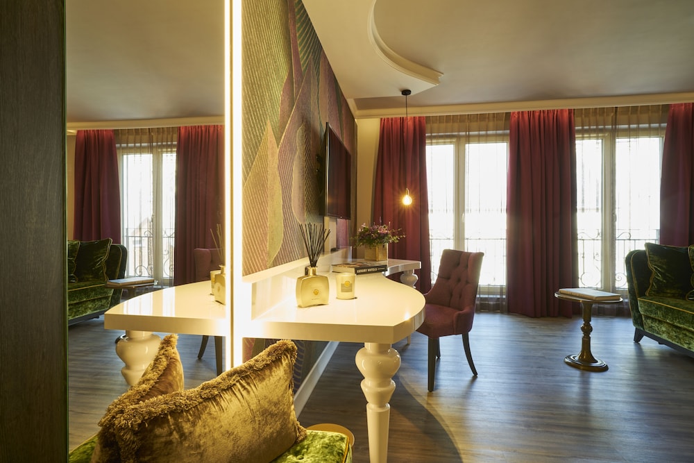 Classic Hotel Harmonie 57/77
