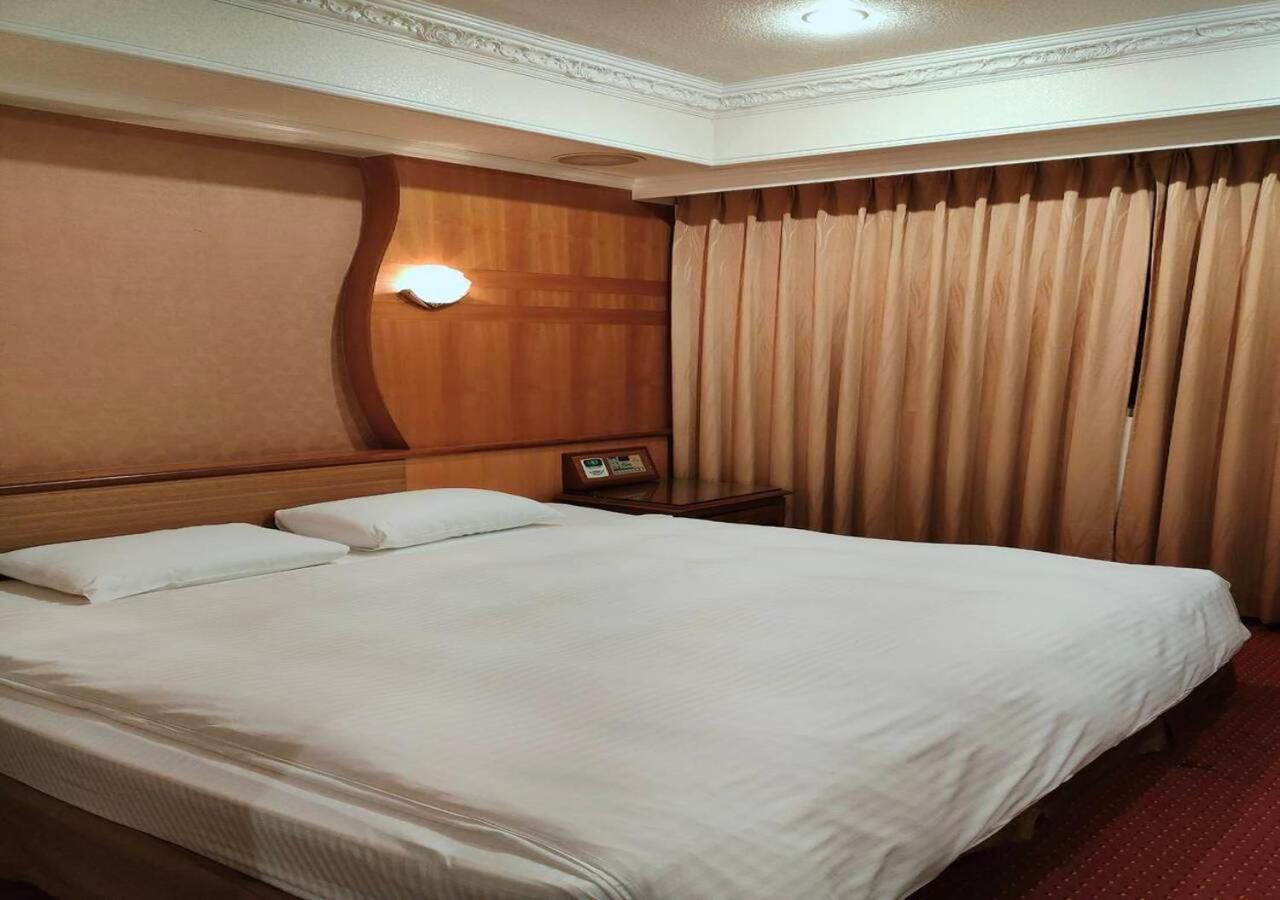 Champion Hotel 20/50