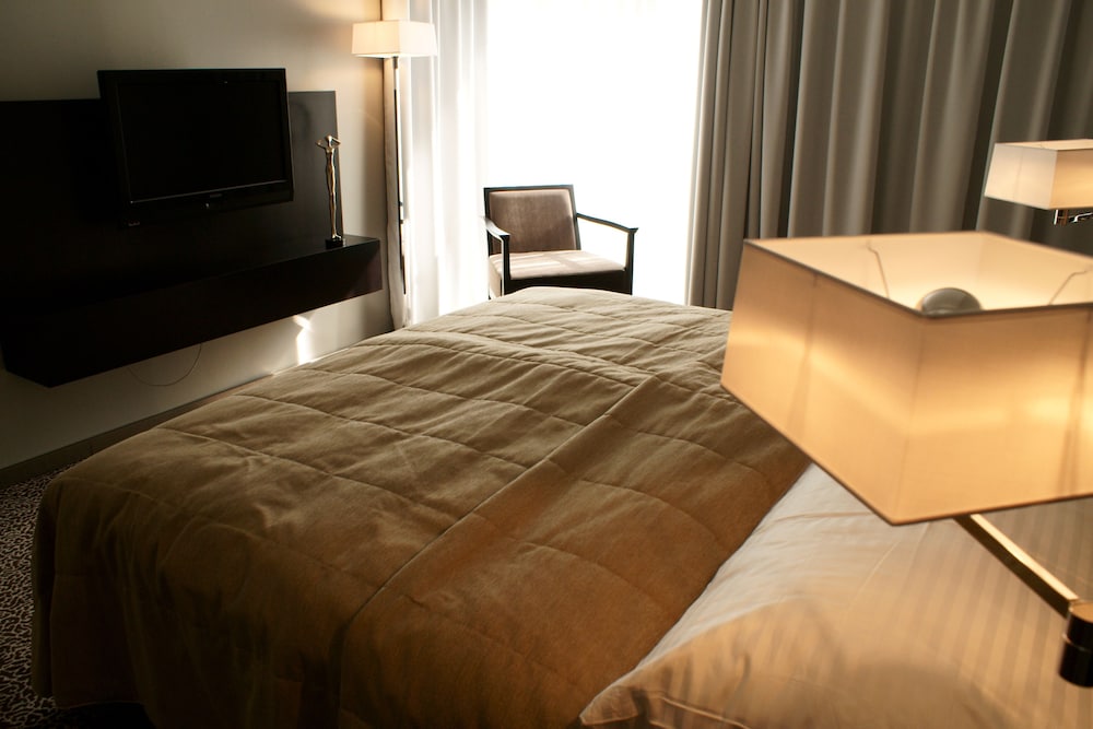 Hotel Avance 30/69