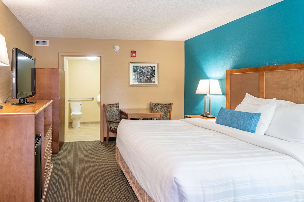 Best Western Charleston Inn 7/33