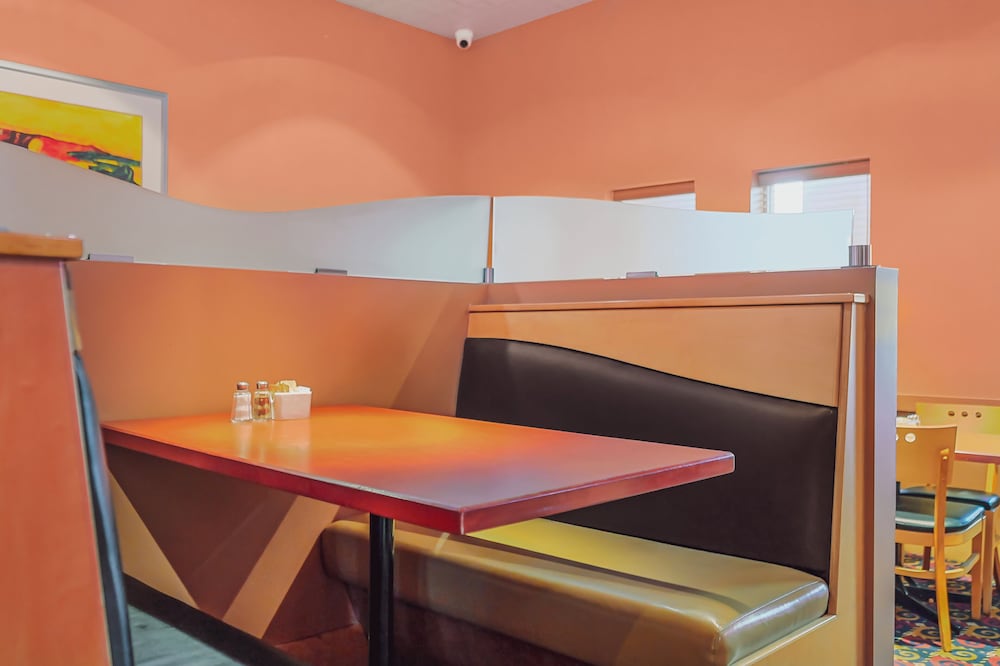 iHOTEL & Conference Centre Red Deer 9/57