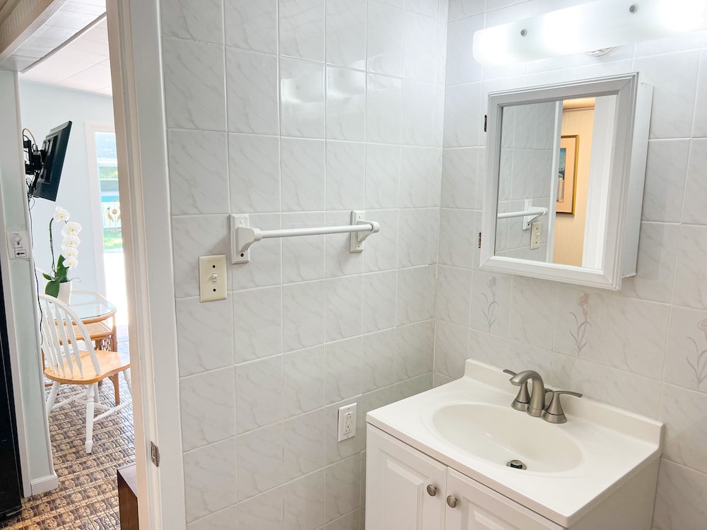 Sunset Cove Beach Resort 45/46