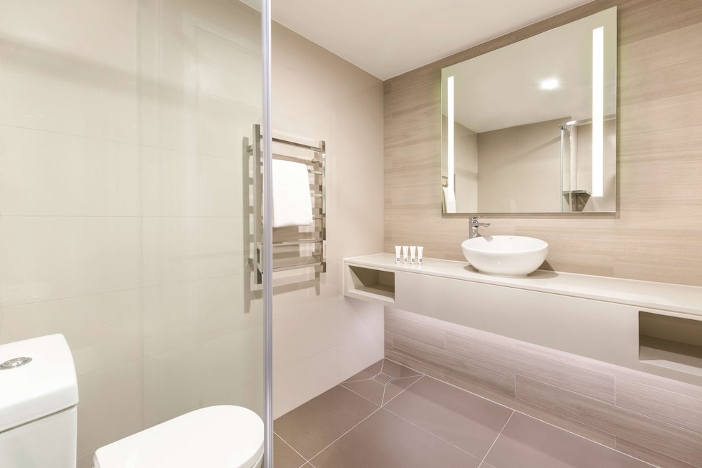 غرفة بريميير بسريرين مزدوجين، Vibe Hotel Subiaco Perth 2/2