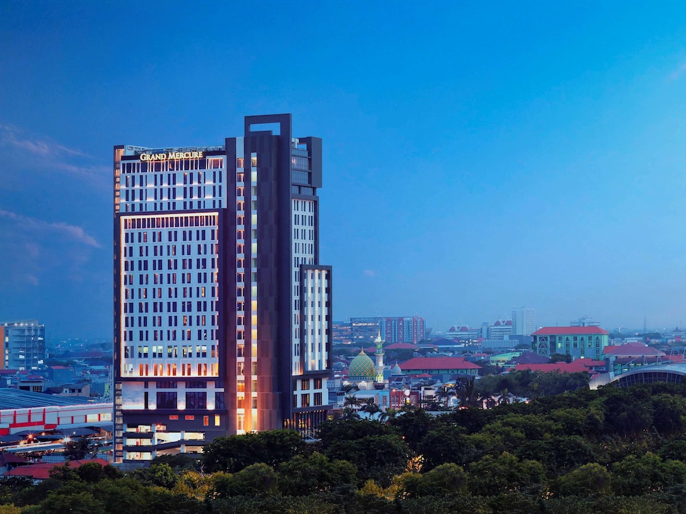 Movenpick Surabaya City 7/68