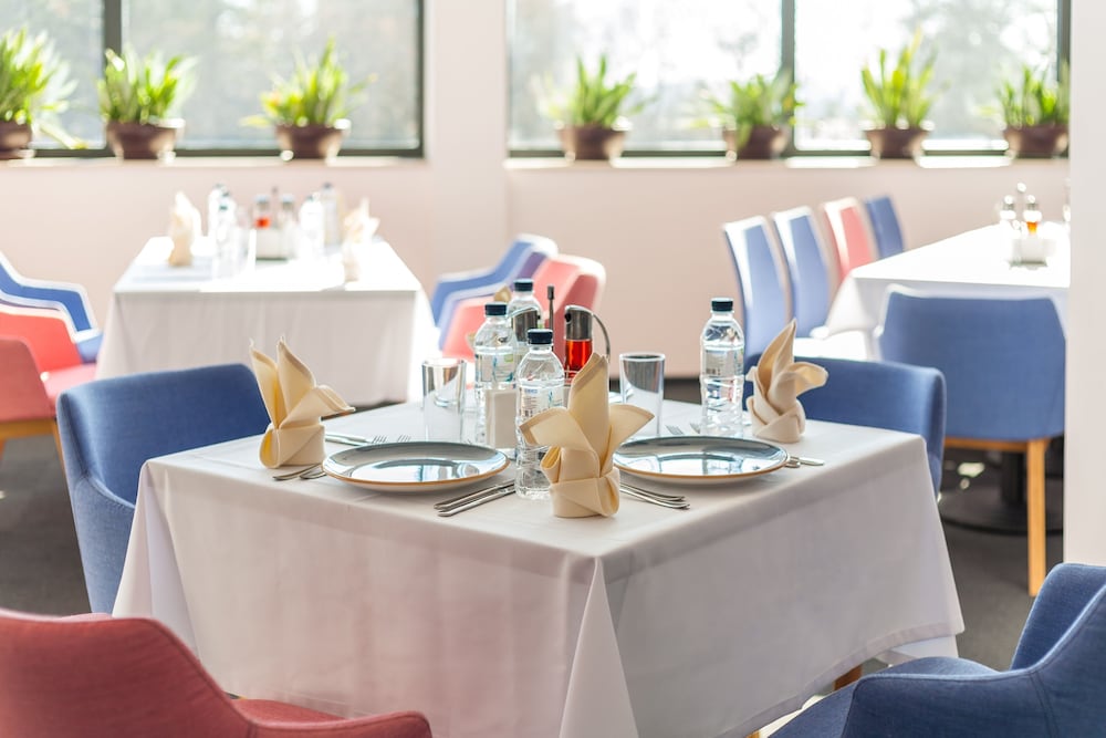 restaurant cafeteria
