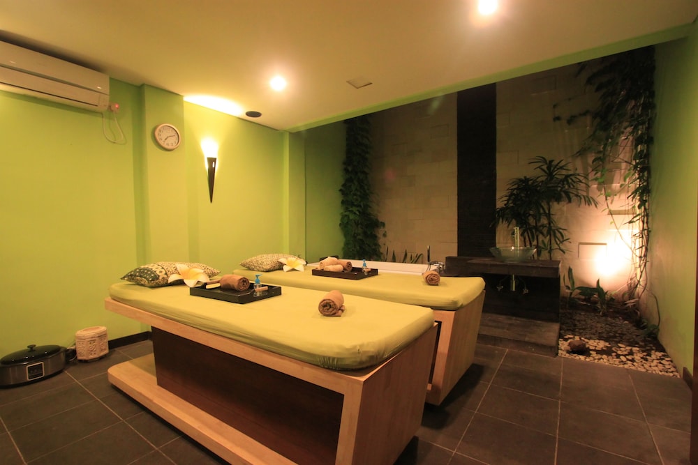 Bakung Sari Resort And Spa 24/41
