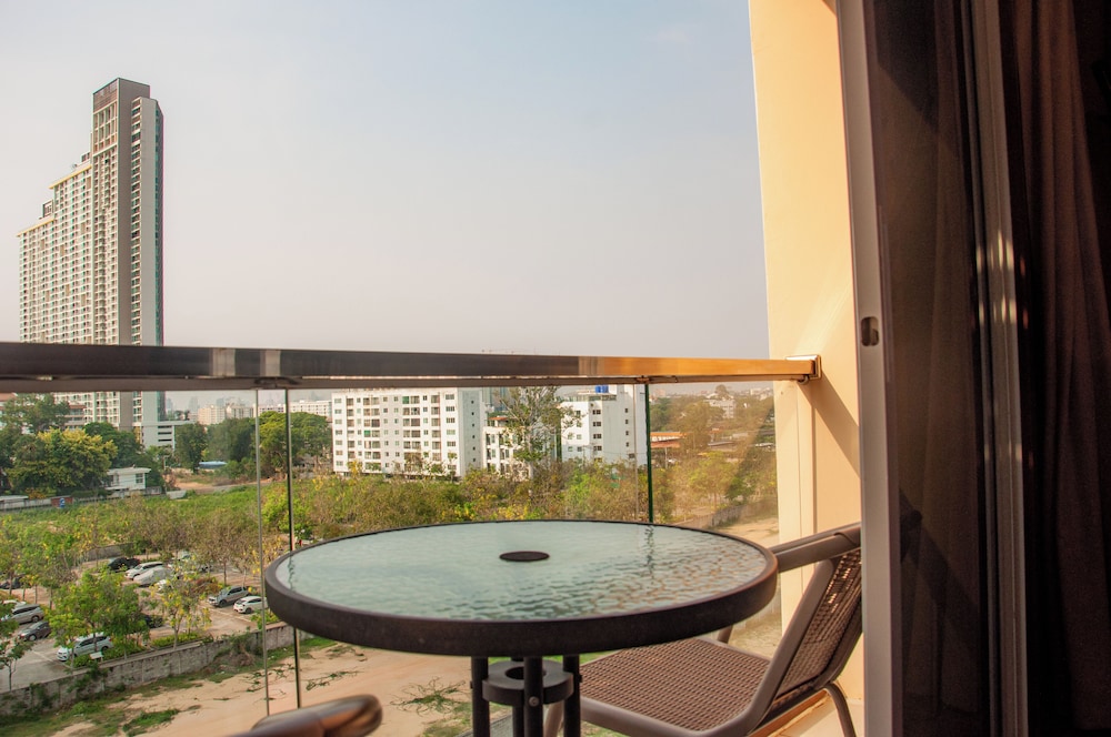 HT9 HOTEL 34/36