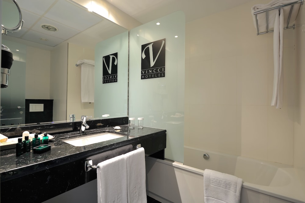 Hotel Catalonia Malaga 50/50