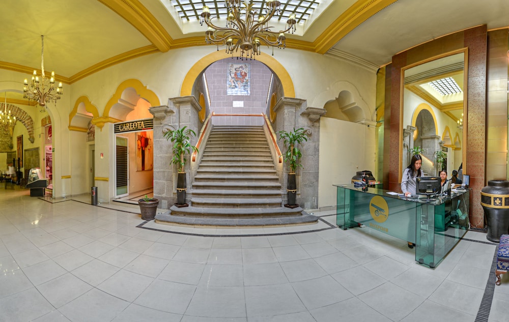 Hotel La Alhondiga 6/58