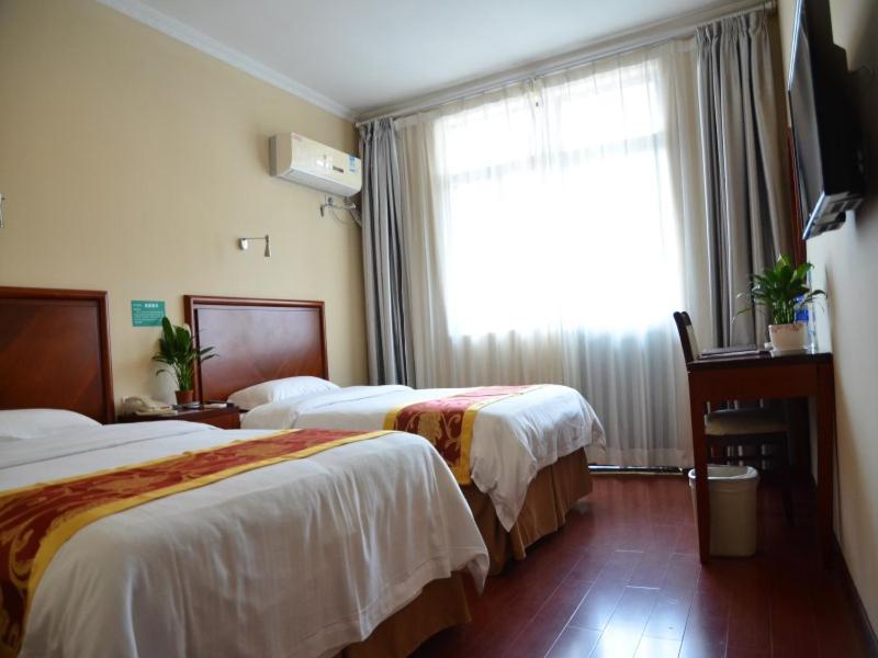 GreenTree Inn Huangshan Scenic Zone North Gate Express Hotel 7/16