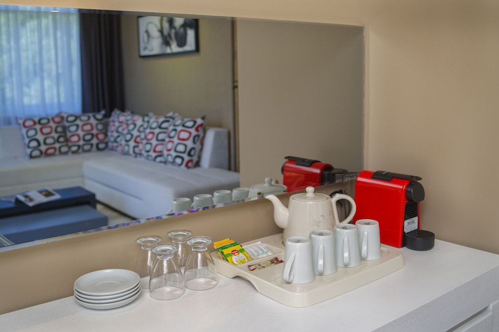 Morina Deluxe Hotel 42/50
