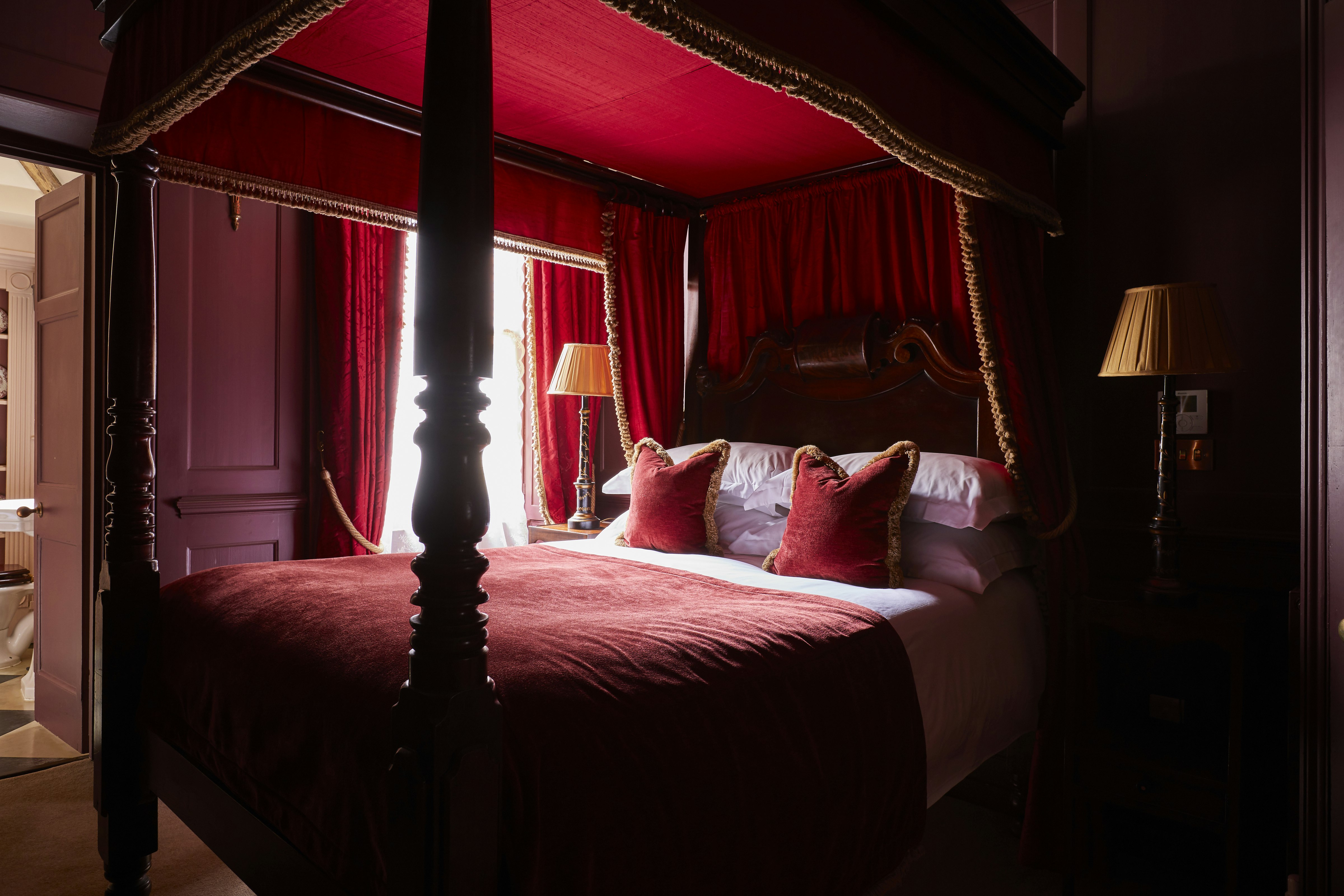 CLUB, DOUBLE BED