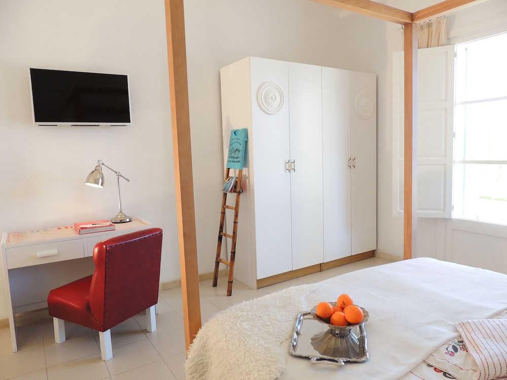BELLA COLINA VINTAGE HOTEL 1953 7/30