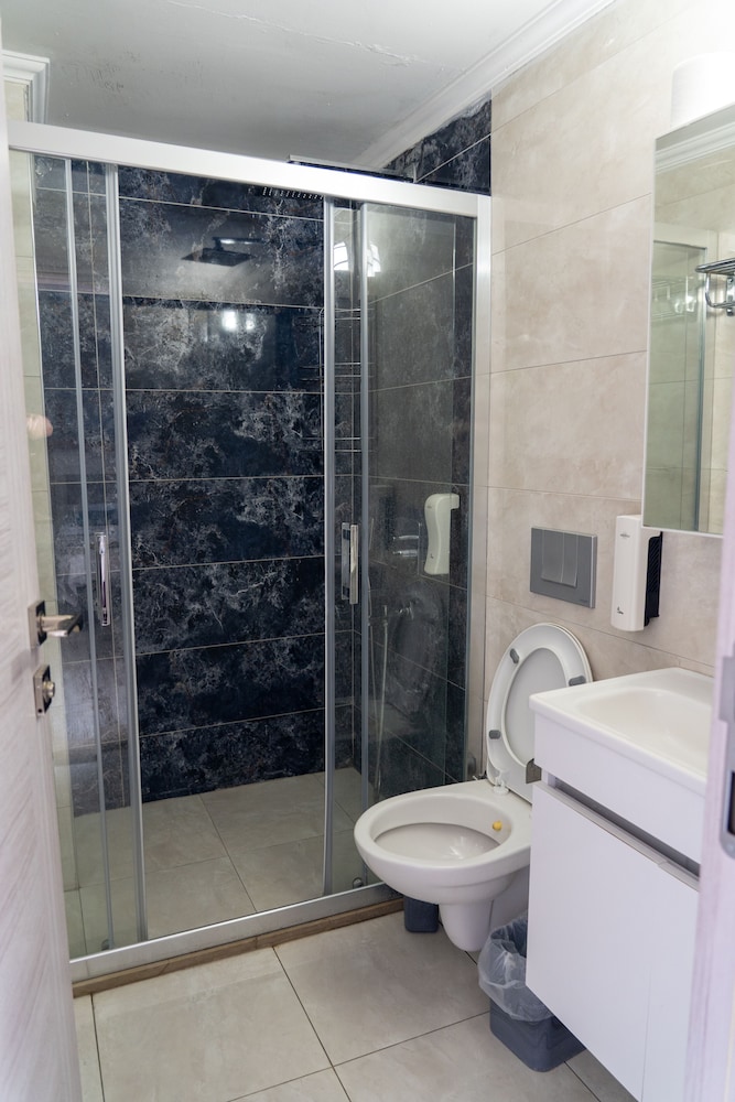 Otel Eroglu 44/44