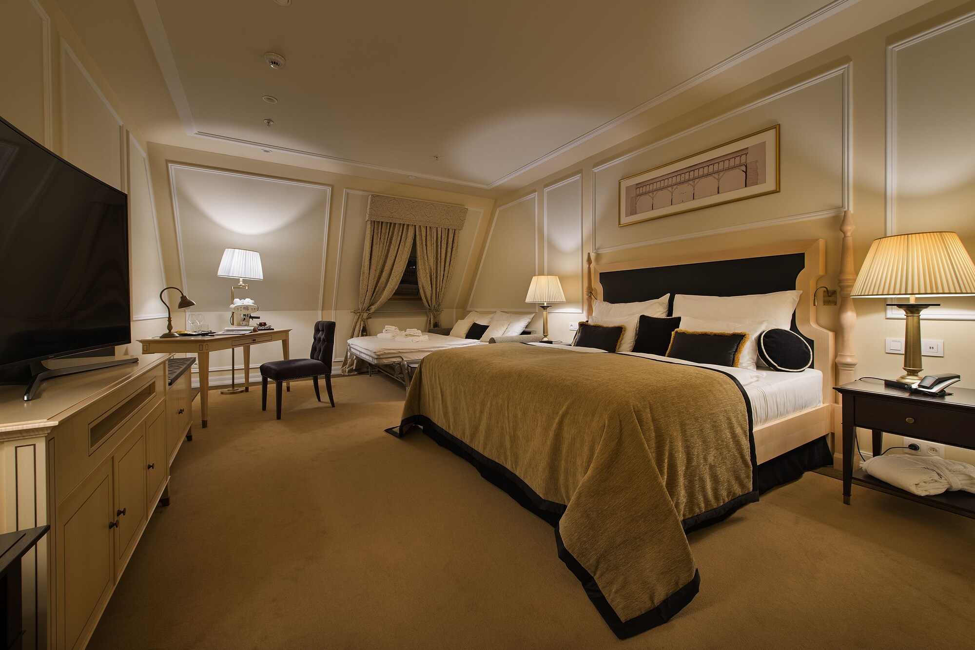 WILSON, JUNIOR SUITE