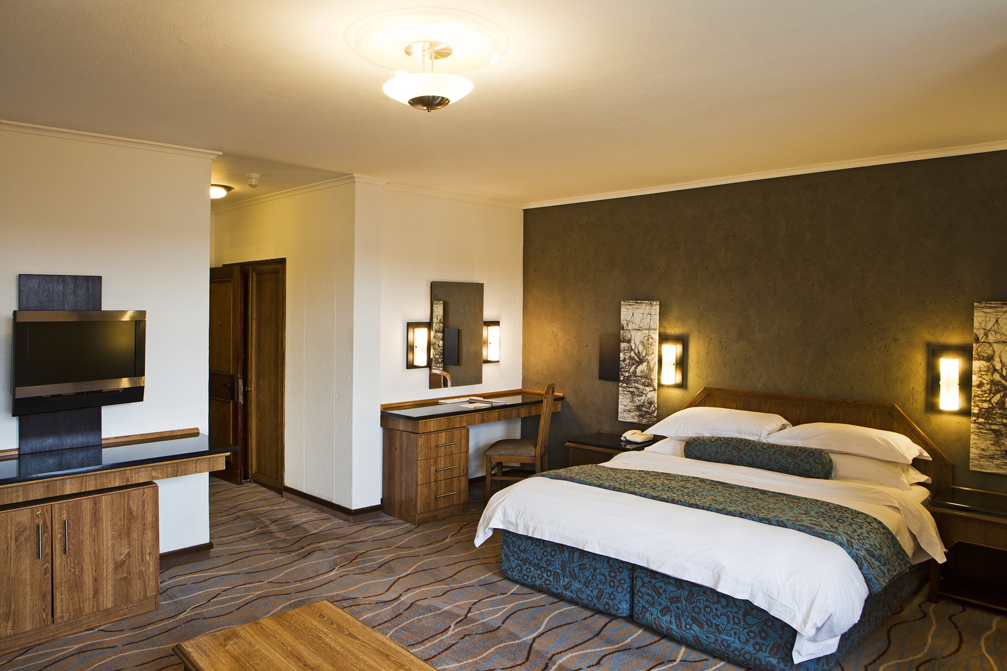 The Centurion Hotel 24/64