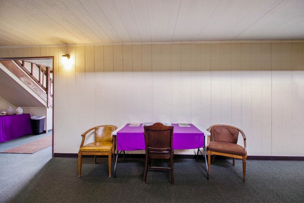 OYO Hotel Cheyenne Wells - US 40 — 3