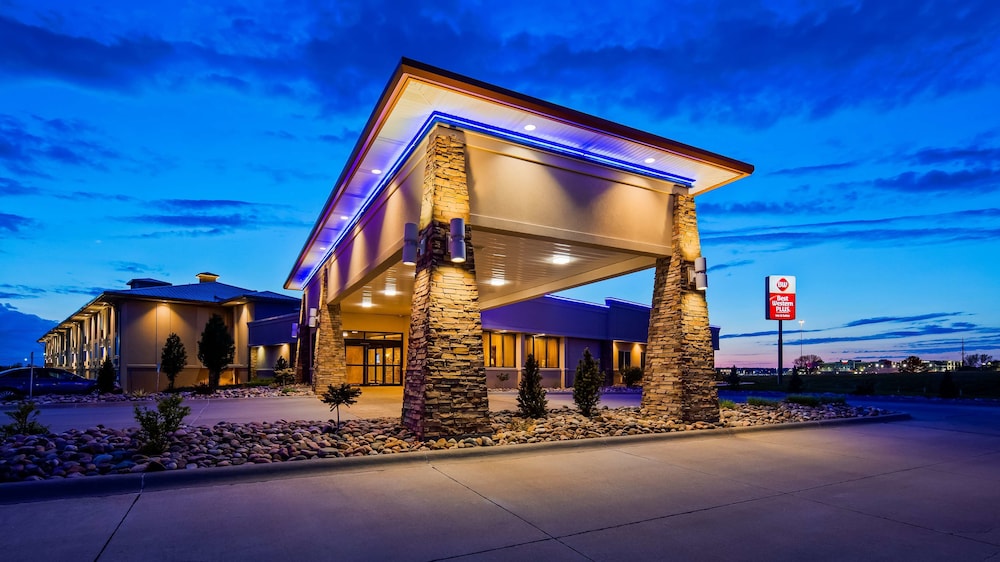 Best Western Plus Mid Nebraska Inn & Suites 3/41