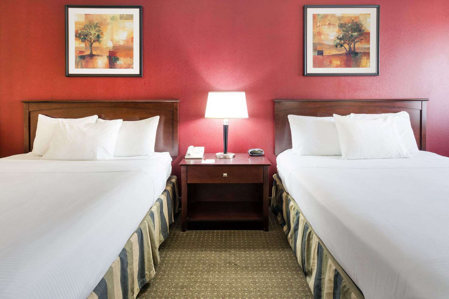 Ramada By Wyndham Bettendorf 4/17