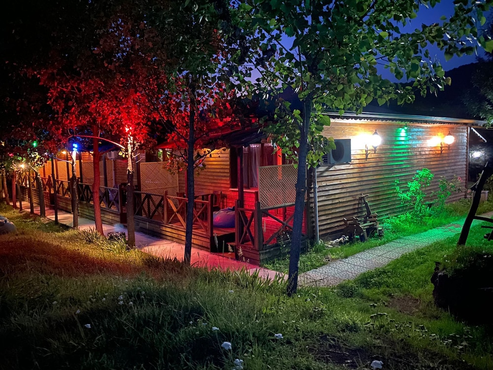 Green River Hotel 36/47
