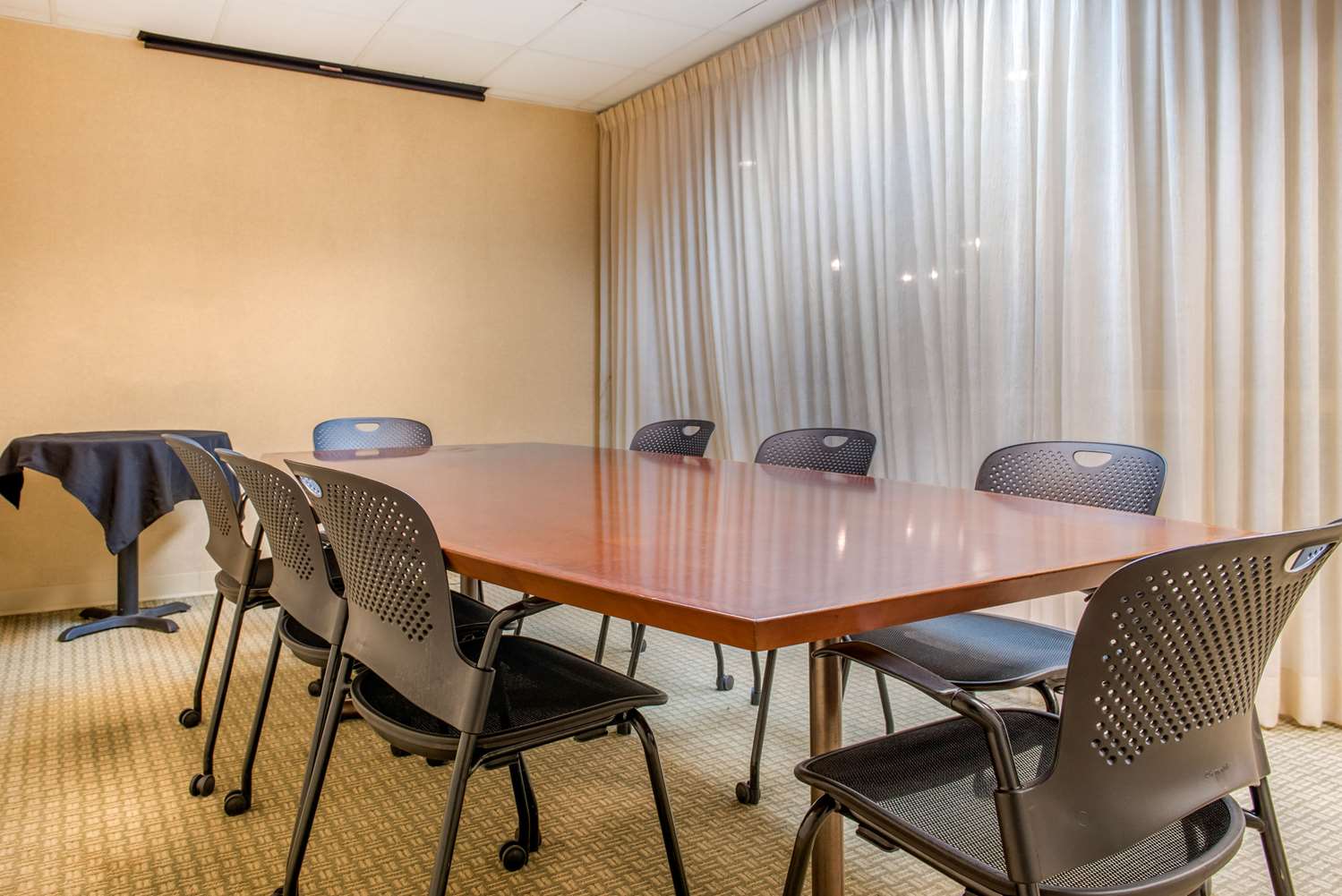 Quality Hotel Conference Center Cincinnati Blue Ash 40/45