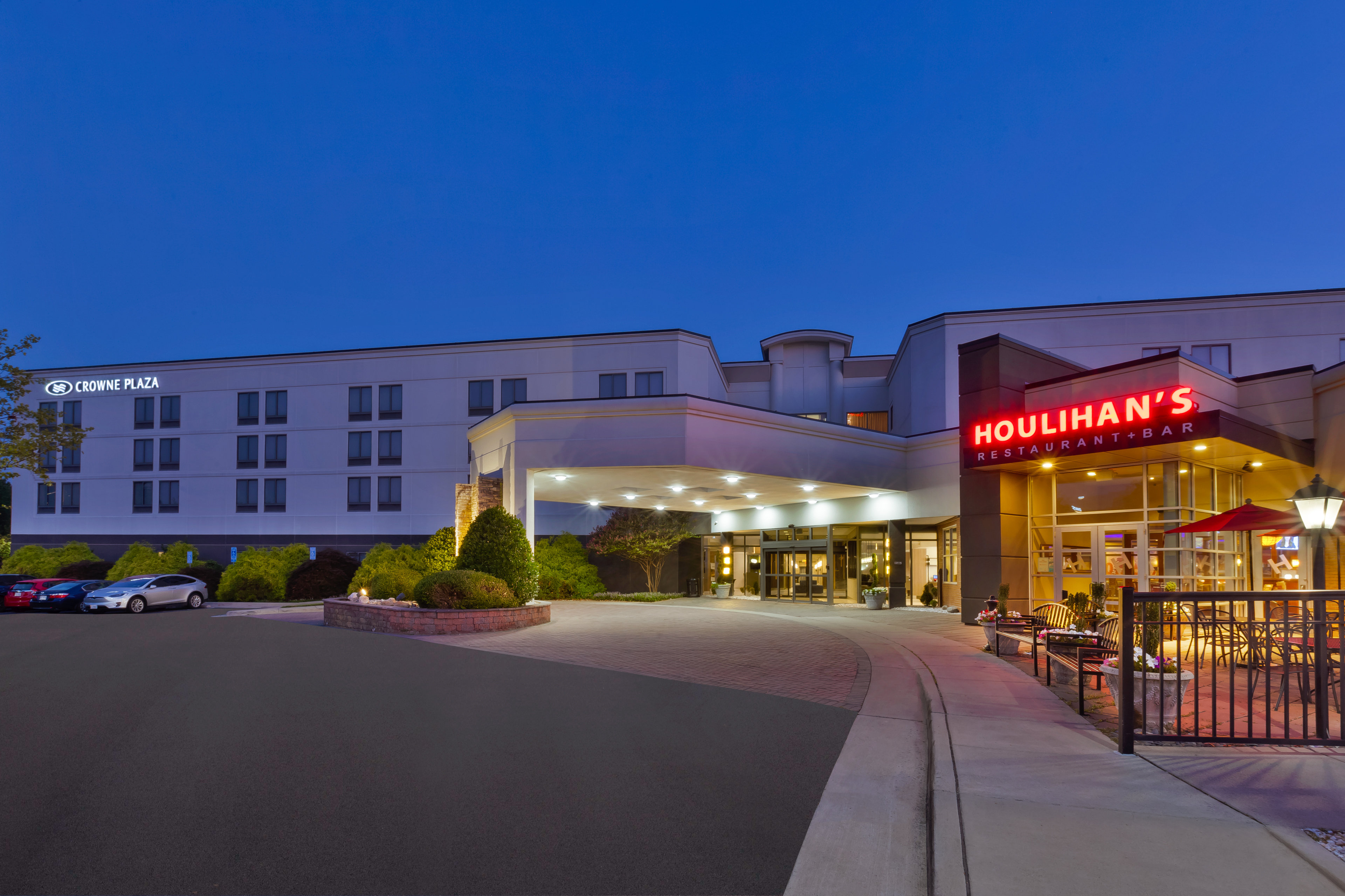 Crowne Plaza Dulles Airport 6/72