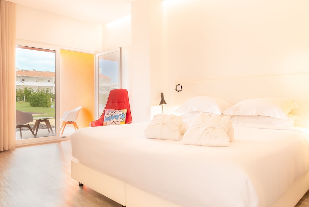 Ride Surf Resort Spa 11/50