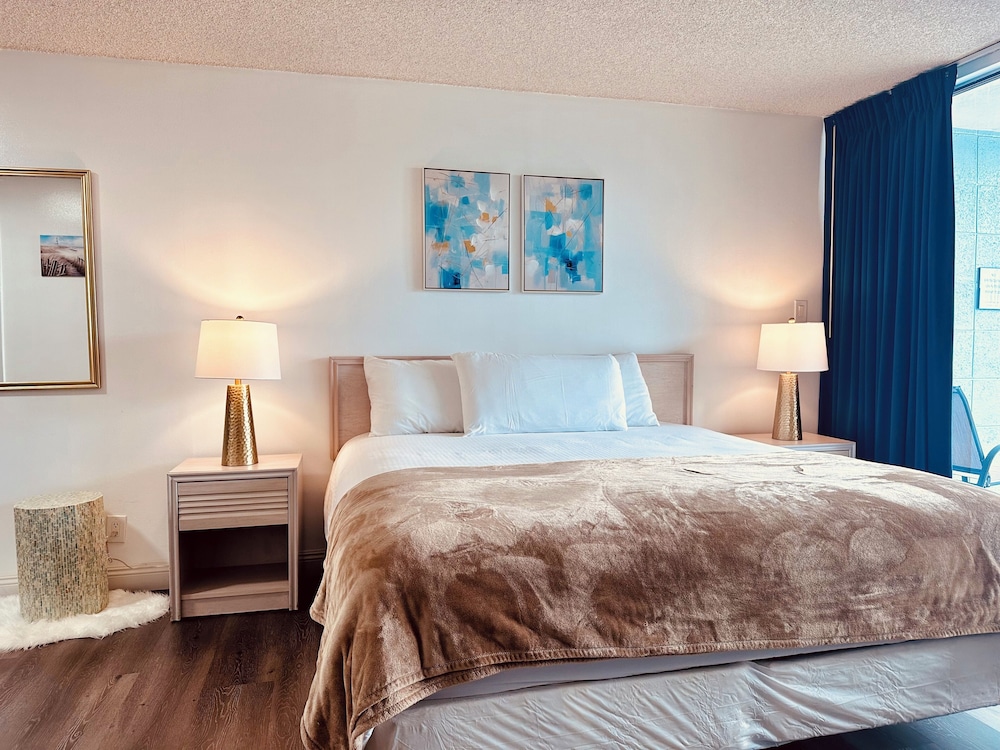 Foghorn Harbor Inn 15/55