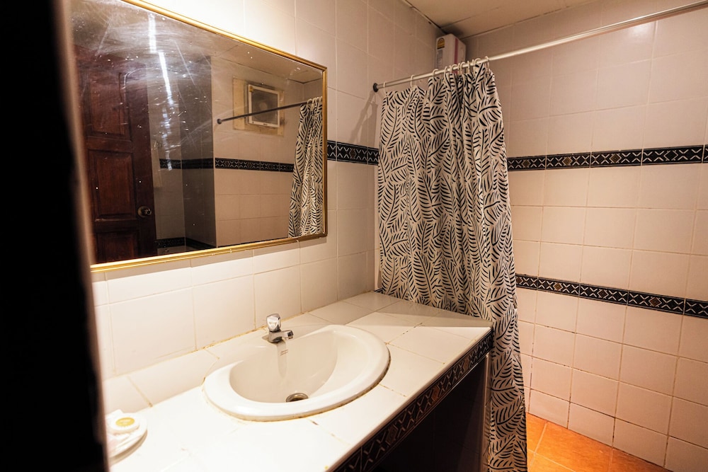 A Hotel Budget 61/61