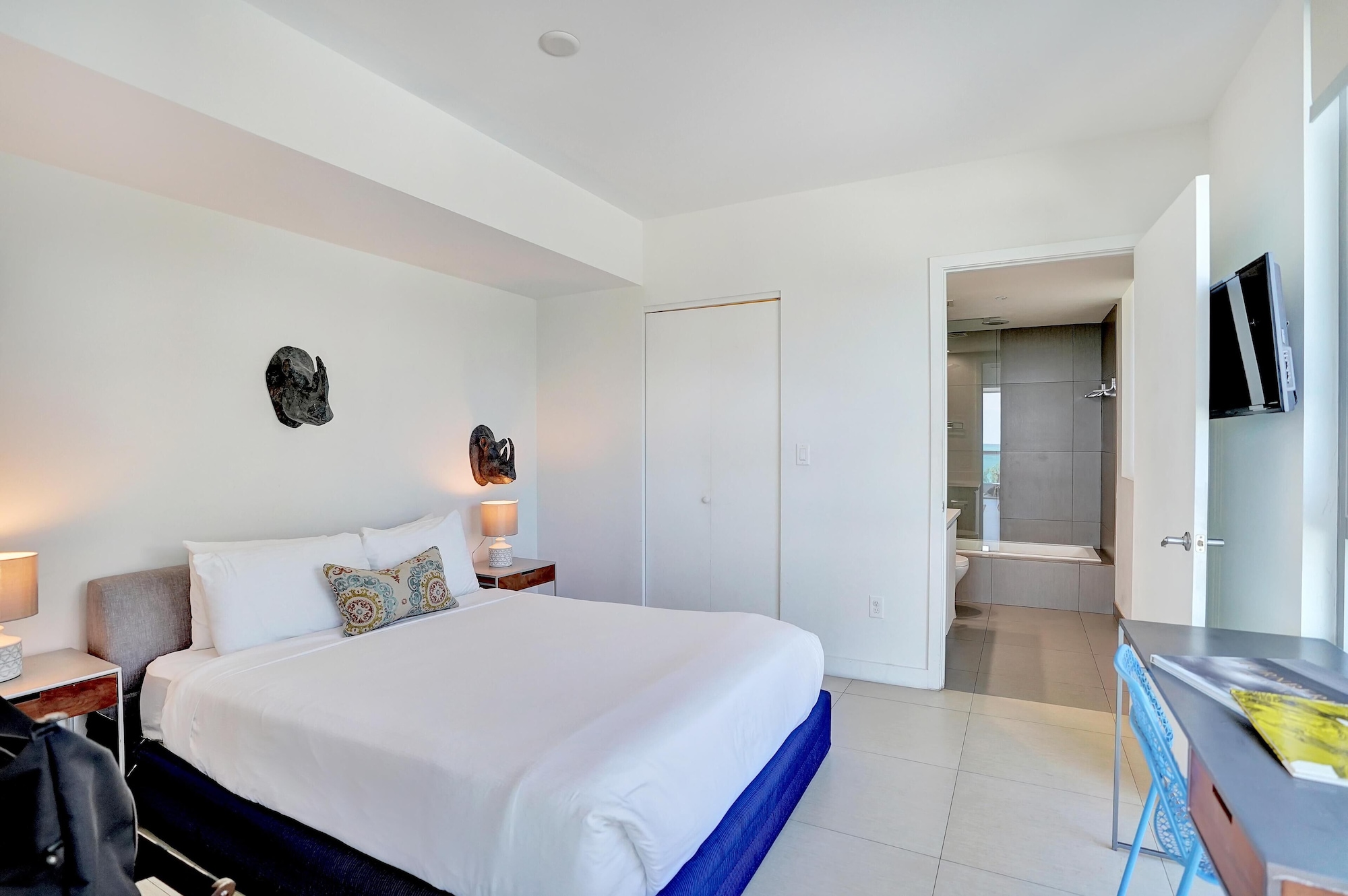 1 BEDROOM, SUPERIOR, APARTMENT, PARTIAL OCEAN VIEW