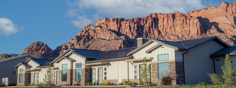 South Zion Inn & Suites 31/39