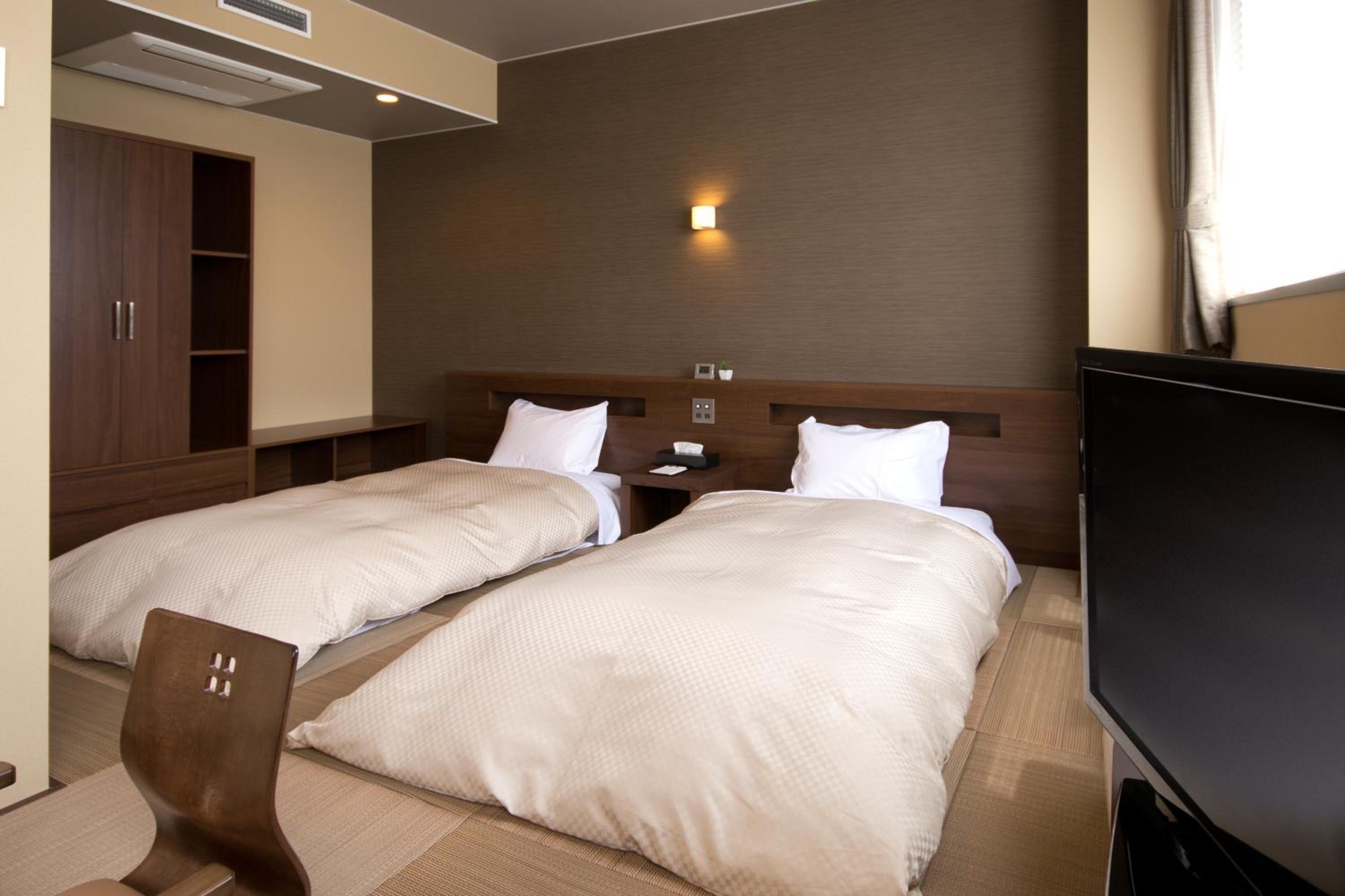 Hotel Futabatei 5/34