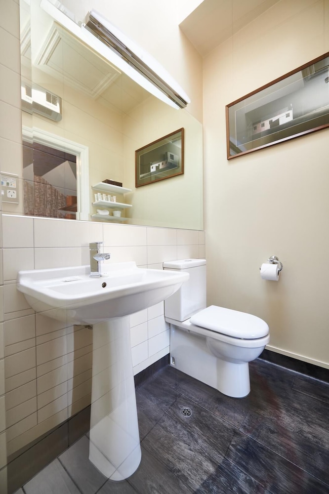 Dairy Private Luxury Hotel 31/81