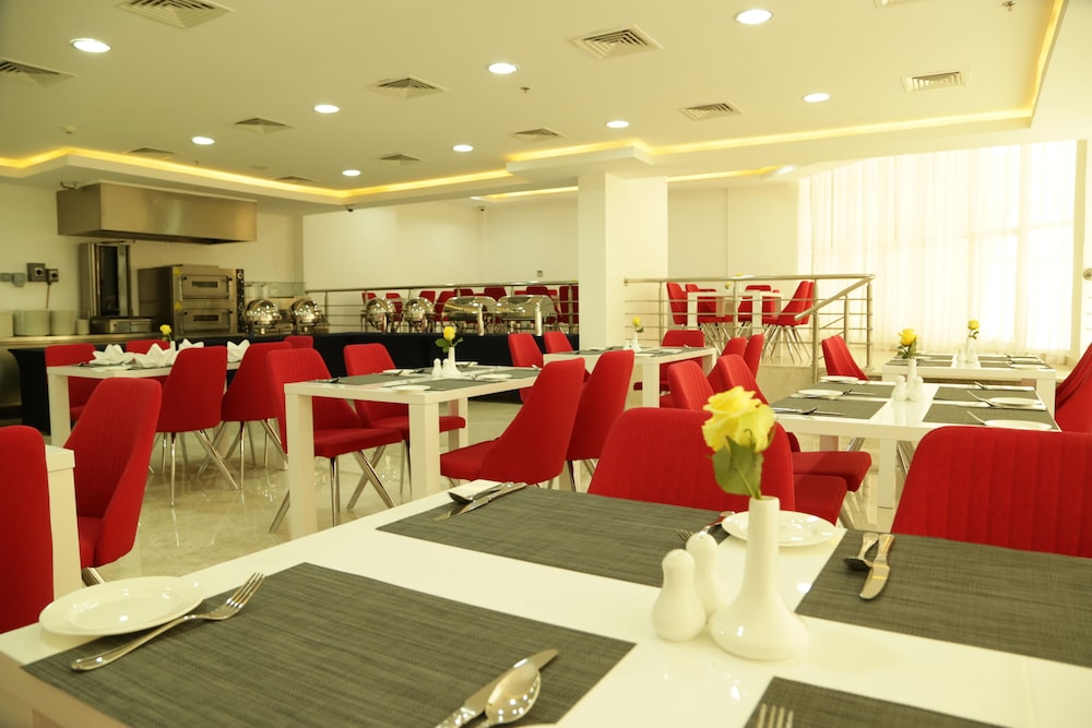 The Town Hotel Doha 43/49