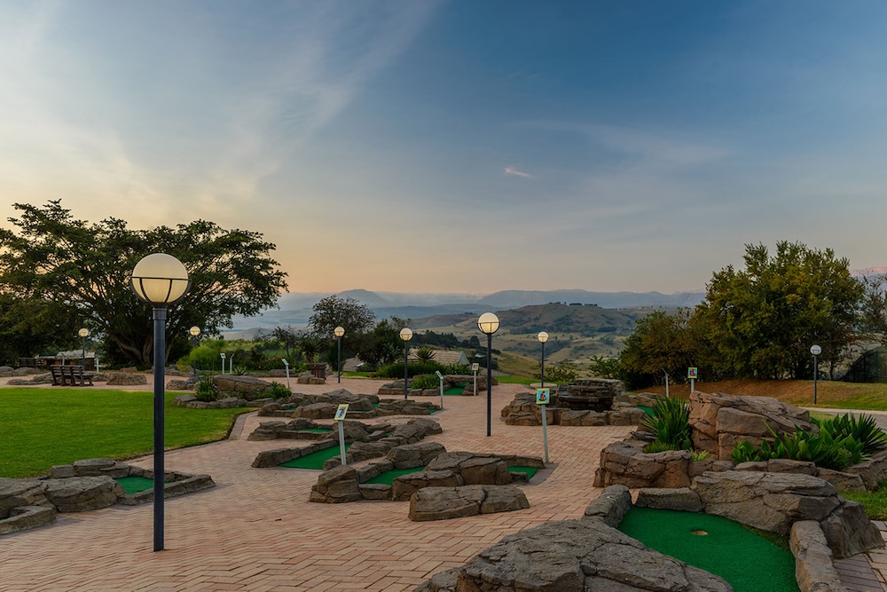 Cayley Mountain Resort 32/43