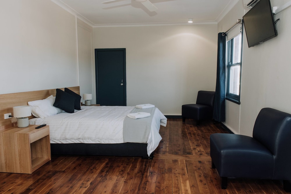 Gunnedah Hotel 11/38