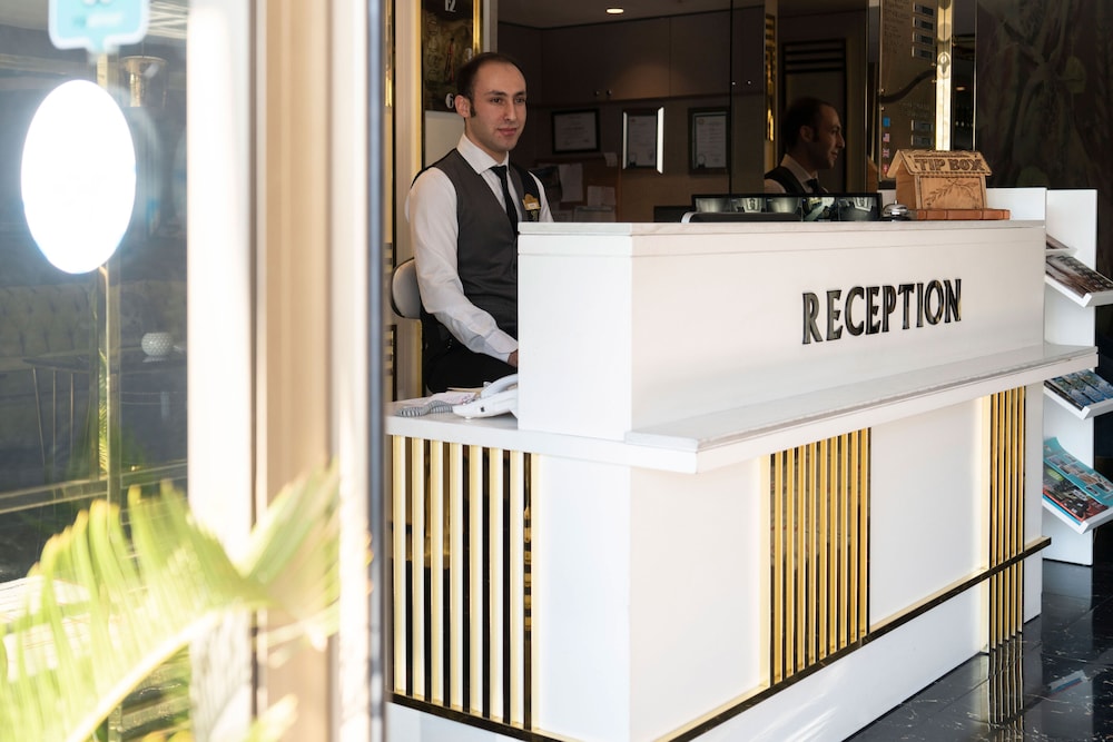 Sky Kamer Boutique Hotel 68/78
