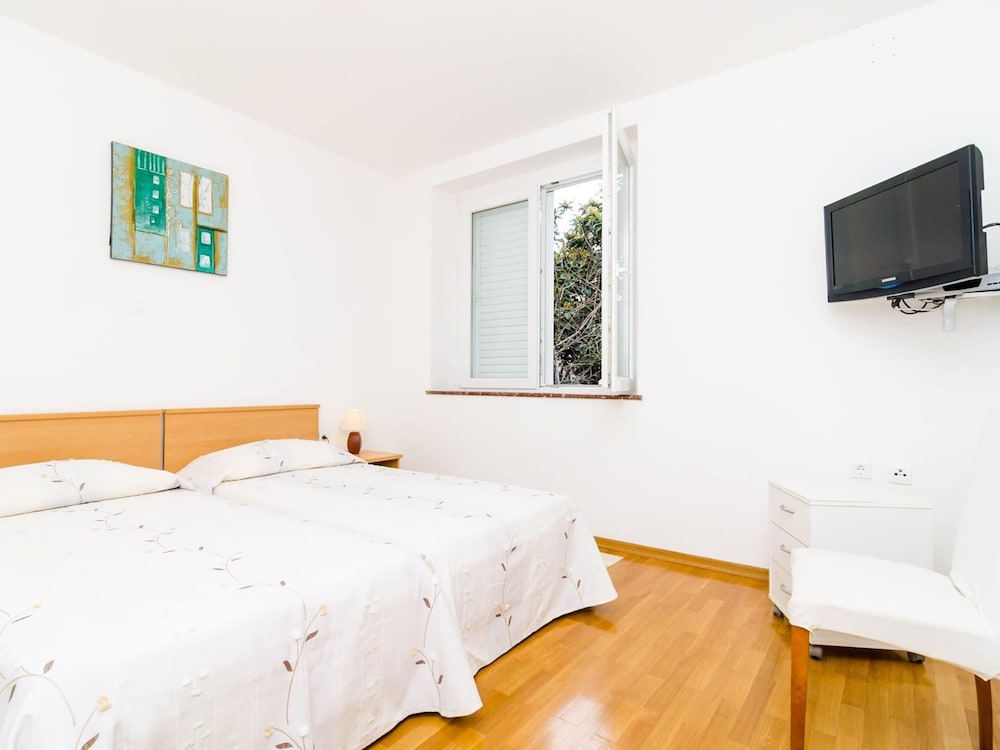 Nikola Apartments photo4