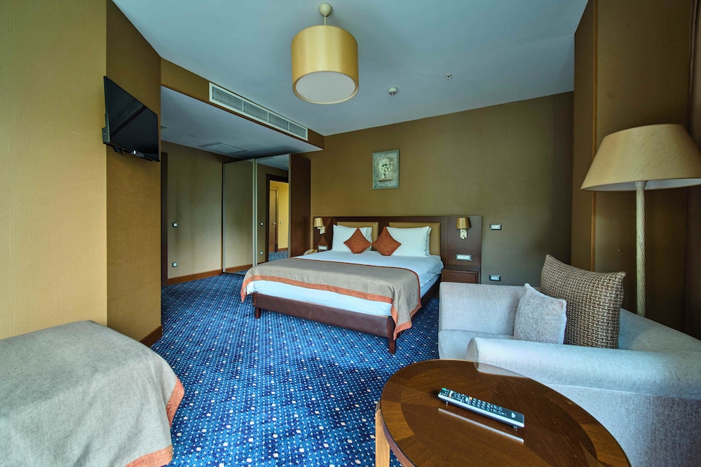 Parkside Hotel Apartments 19/44