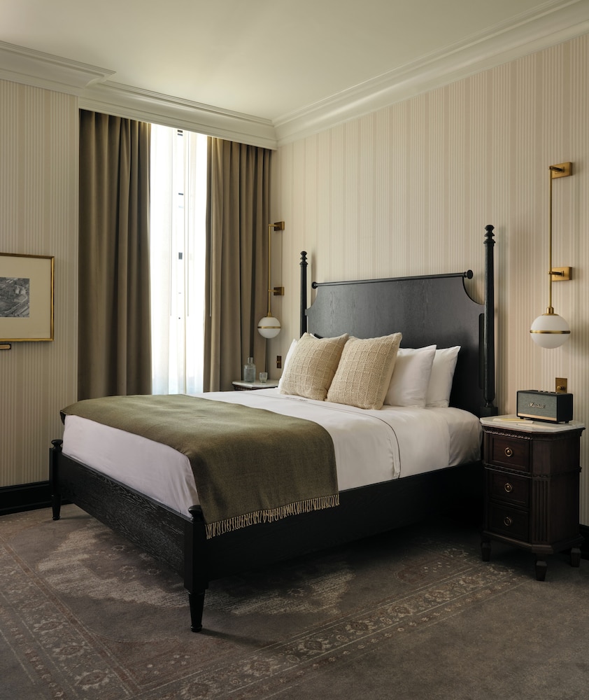 Franklin, Basic, King Bed