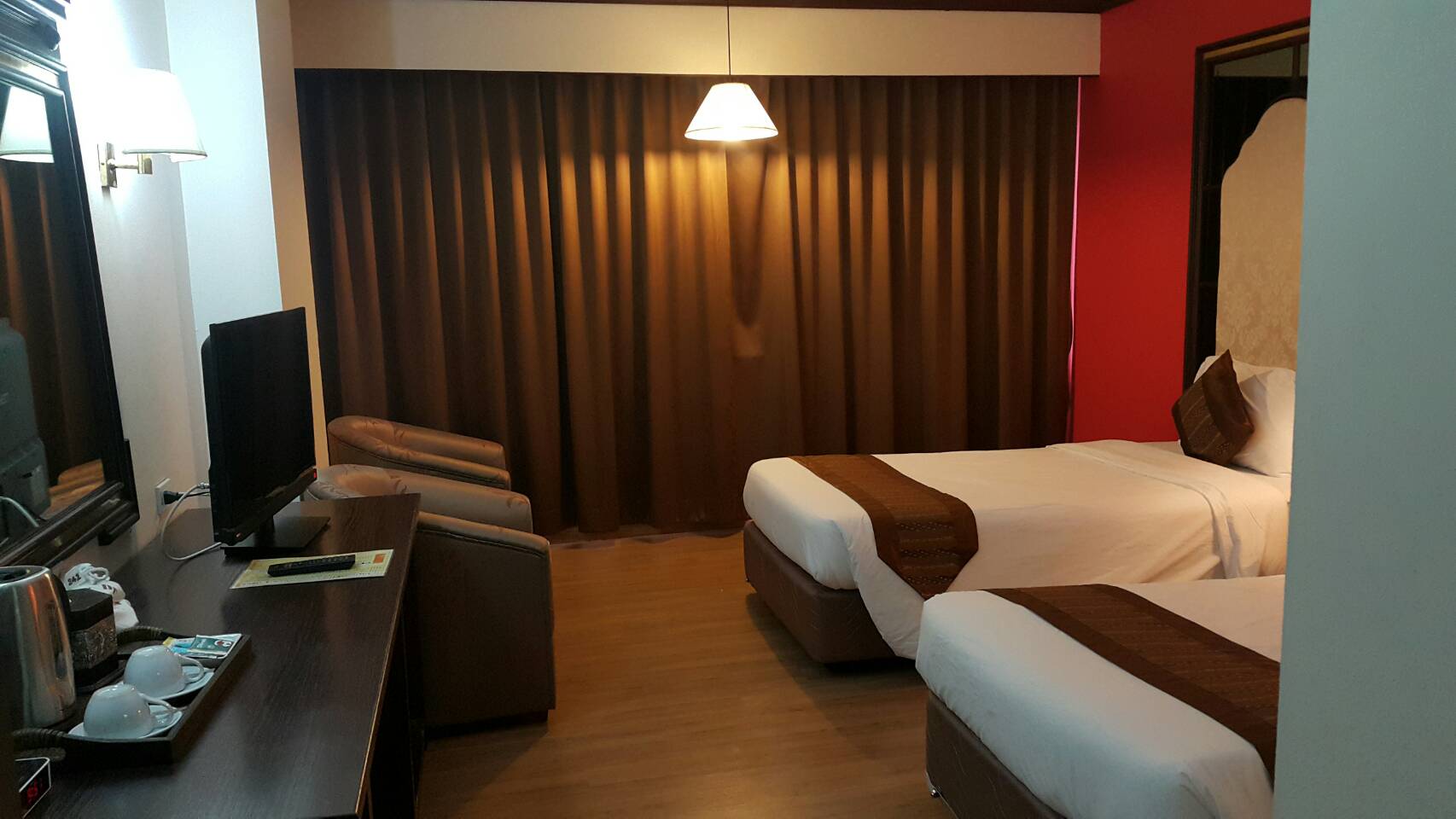 Deluxe, Double or Twin Bed