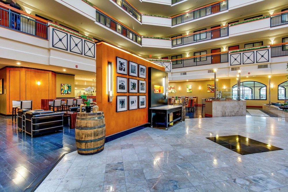 Embassy Suites Louisville East 17/73