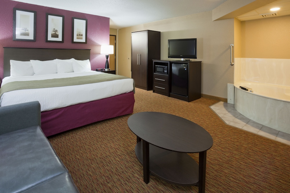 AmericInn by Wyndham Osceola 15/33
