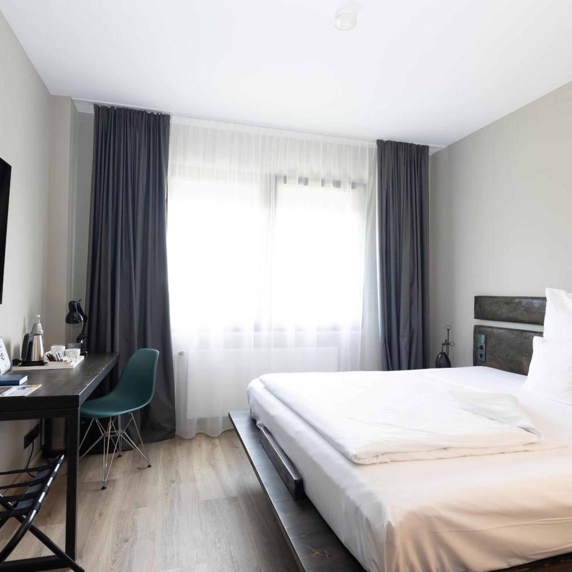 Designer, Comfort, Queen Bed