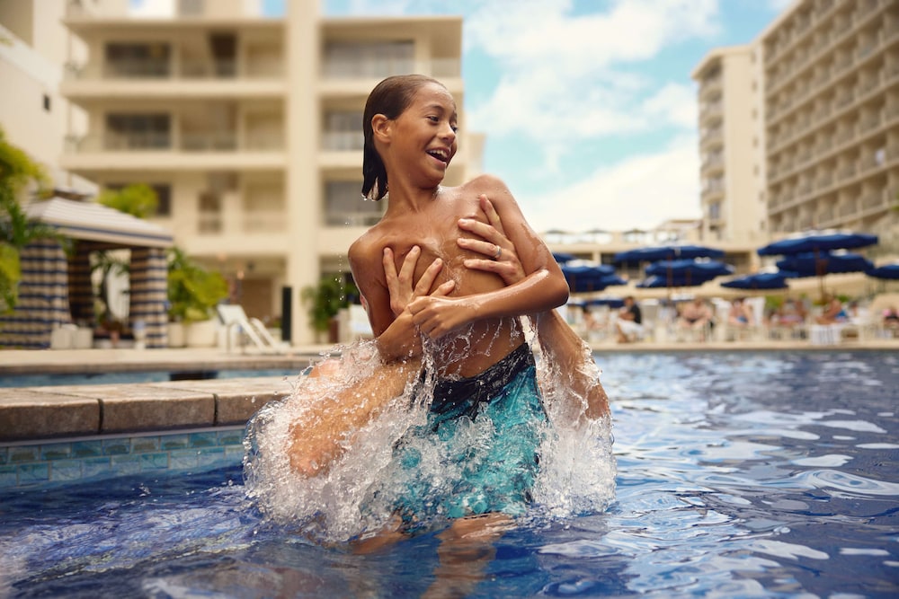 OUTRIGGER Reef Waikiki Beach Resort 46/86